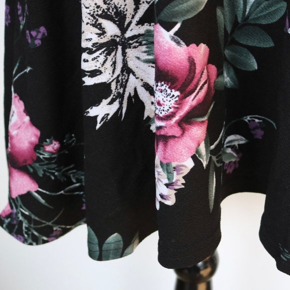 Fun Floral Dress - Picture 6 of 7